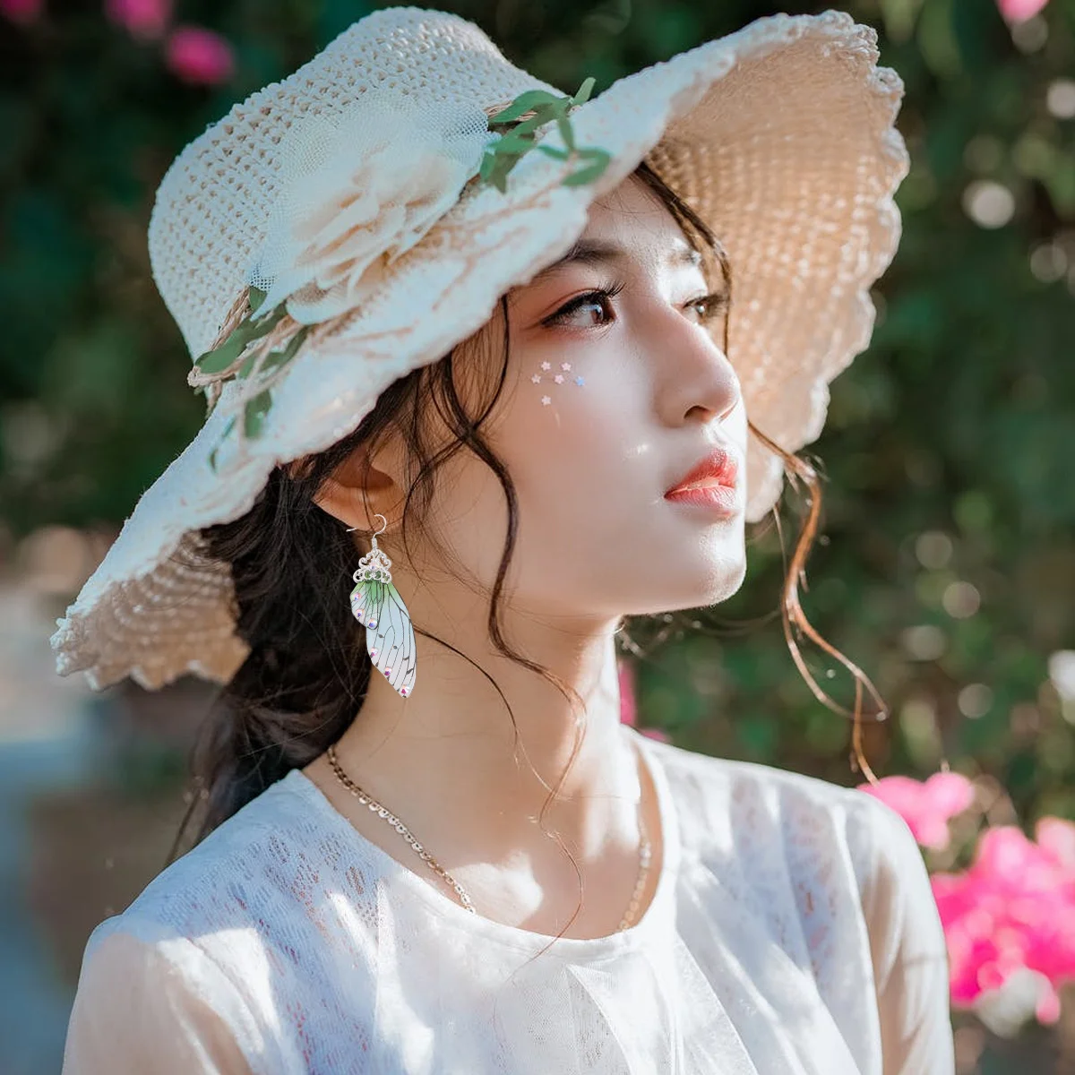 

1Pair Imitation Wings Earrings Retro Style Unique Chic Eardrops for Women Fashion Party Accessory Silver Green