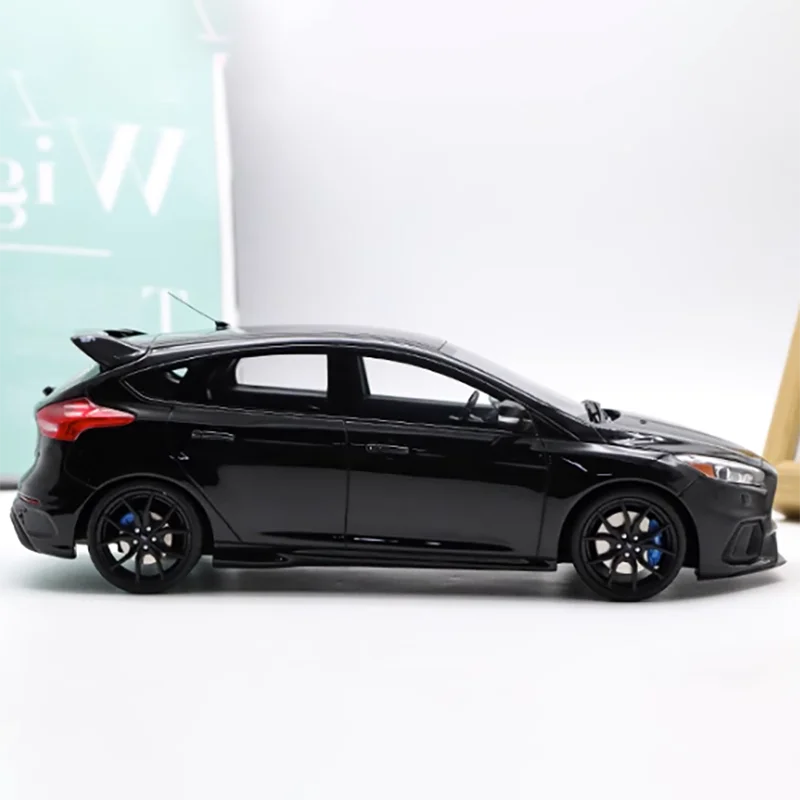 1:18 Scale 2017 Ford Focus RS Mk3 Simulation Alloy Car Model Collection Light Handicraft Decoration Collectibles Birthday Gift