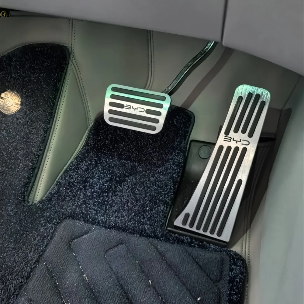 Für BYD Dolphin G DM-i 2026 2027 Zubehör Gaspedal Bremspedal Abdeckung Metall Rutschfeste Fußpedalauflage Auto-Innenausstattung – Detail 4