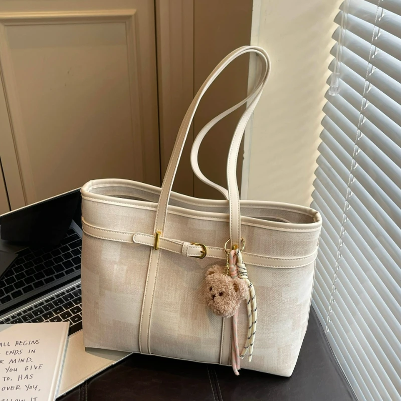 

Новые модные женские сумки через плечо большой вместимости, стильные офисные сумки-тоут, удобные и универсальные сумки для повседневного использования.