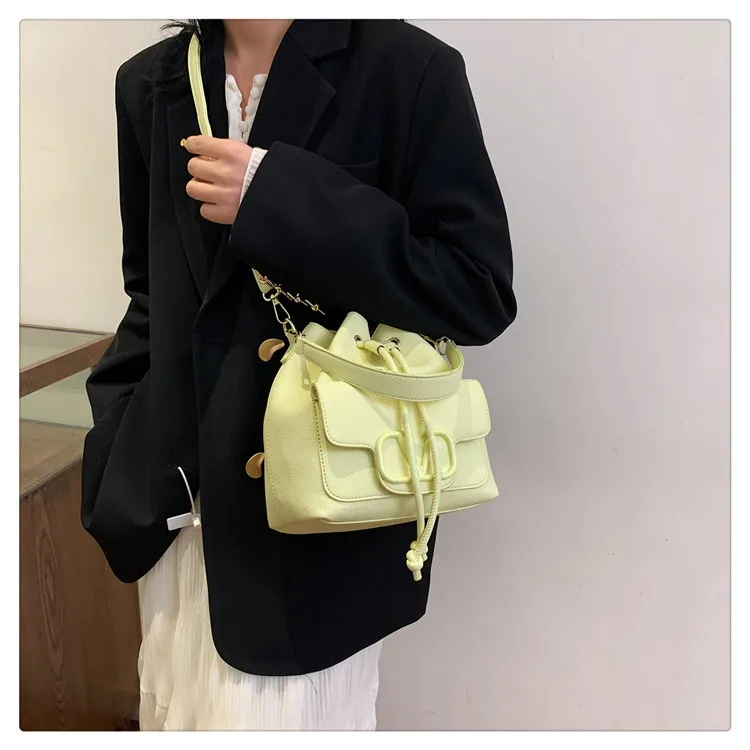 Herfst- en winterdamestas 2025 - Populaire kleine emmer, modieus high-end, voortreffelijk casual, draagbare messenger/schouder