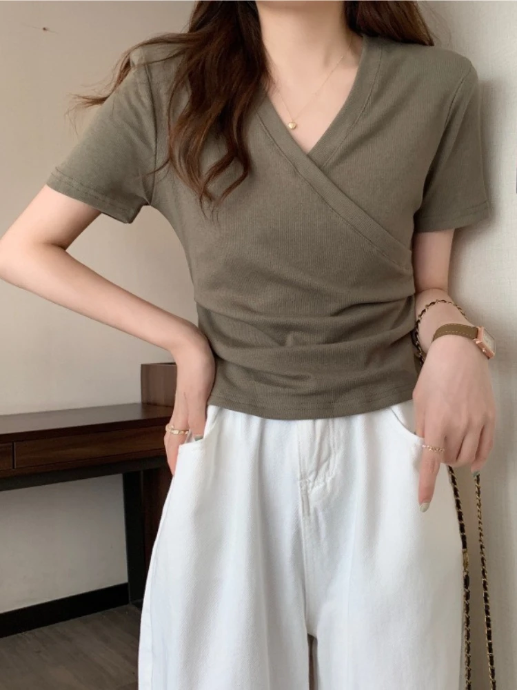 Summer Cross V-neck Short Sleeved T-shirt for Women with A Slim Fit and Slimming Effect Short and Slim Fit Top Shirts for Women