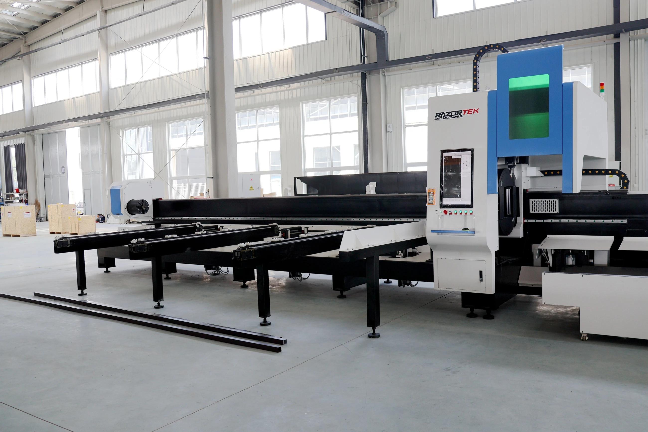 Raycus 6000w Laser Pipe & Tube Cutting Machine 6M Length Tube Cutter Laser Round and Square Tube Fiber Laser Cutter