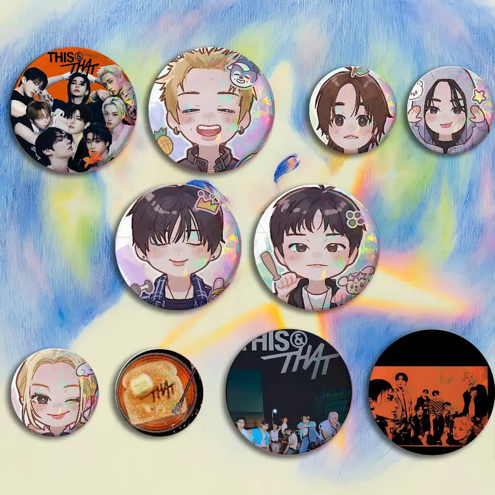 F-Felix Badges 25 32 44 58 75 mm Round Customizable Wholesale Fan goods Self-made fan freebies