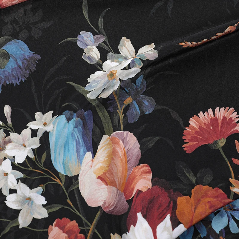 

Gorgeous Floral Printed on Black Silk Crepe de Chine Fabric for Summer Soft Shirt Dress Cheongsam 140CM Wide 19MM R301