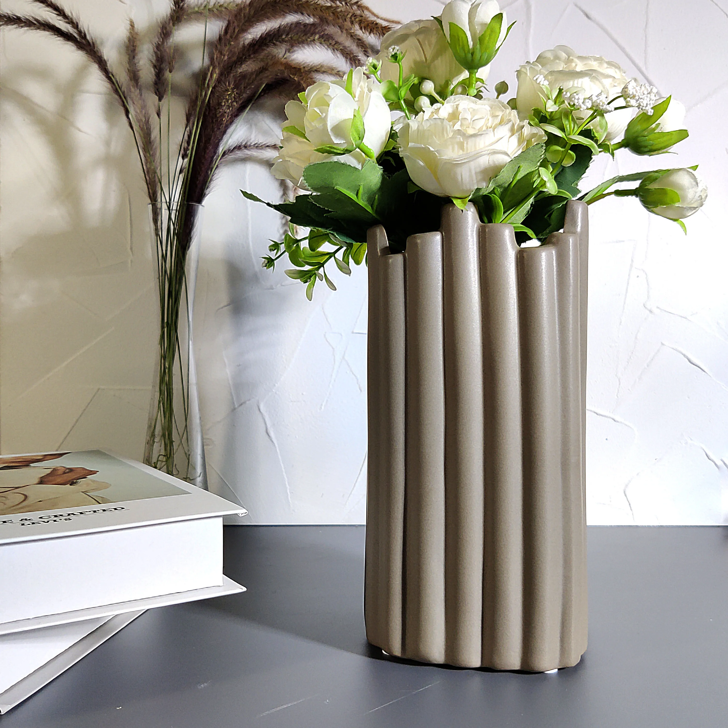 

Cliff Shape Vase Modern Flower Receptacle Stylish Bouquet Holder Room Decoration Home Display Irregularly Shaped Frunishing