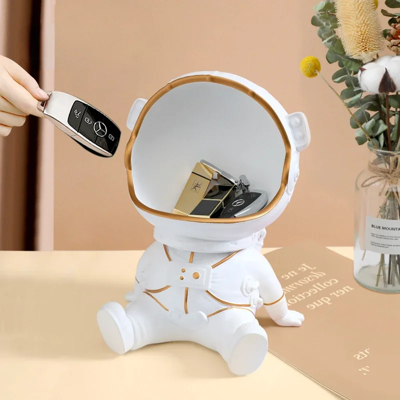 1pcs Astronaut Adornment Key Storage Box Sundries Organizer Desktop Ornaments Home Porch Decor for The Entrance Hall