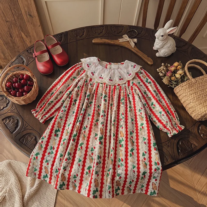 2026 Autumn French Kids Clothing Cherry Embroidery Girls' Dress with Lapel Lace Lace Lace Plaid Skirt Long Sleeved Skirt