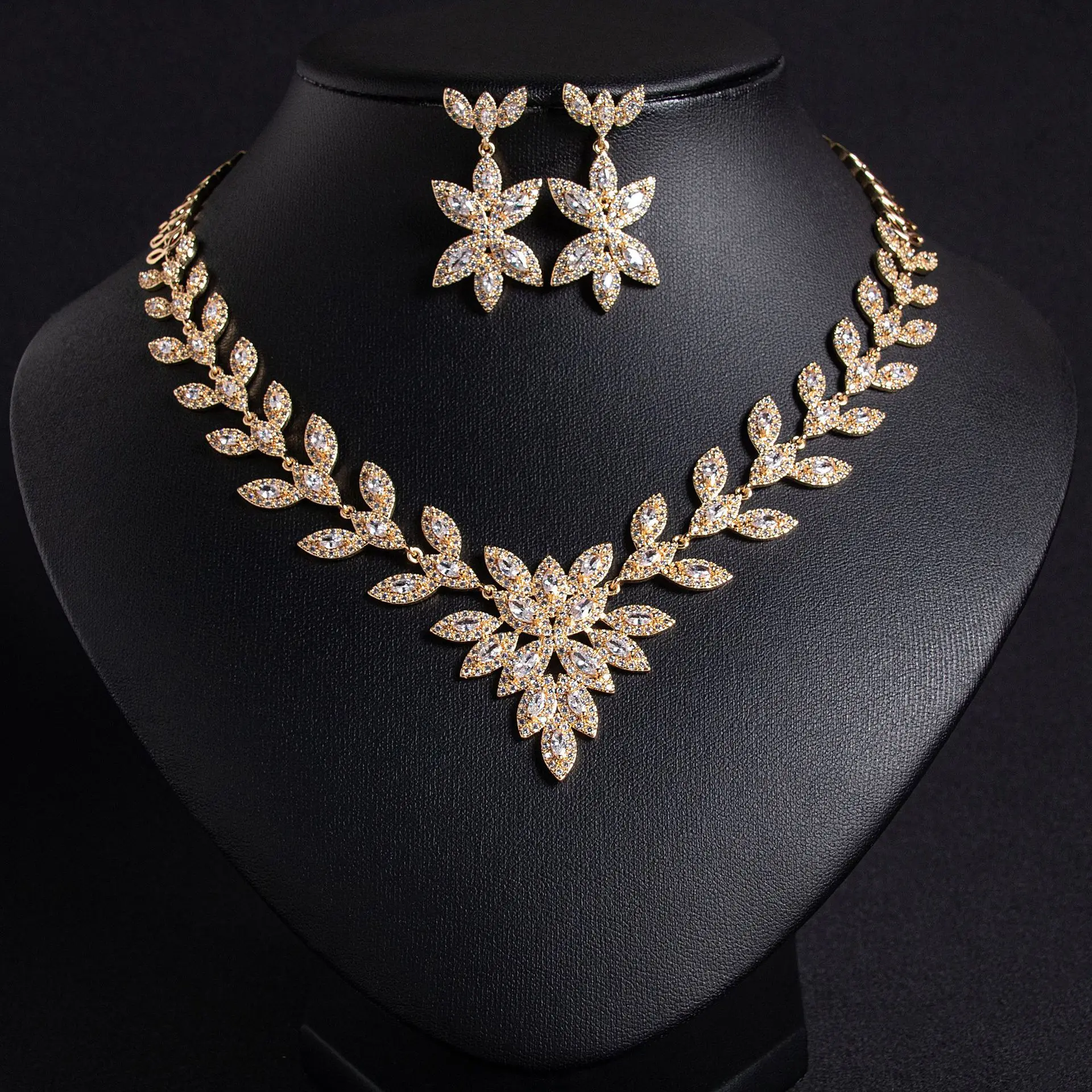 

Amazon Foreign Trade Copper Inlaid Zircon Jewelry Set Wedding Bridal Necklace Earrings Accessories Manufacturer Spot Wholesale