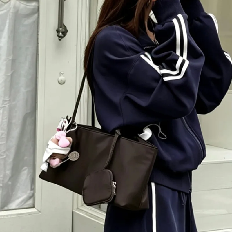 

Korean Version Fashion Underarm Tote Bag New Lightweight Nylon Versatile Large-capacity Student Commuter Shoulder Bag