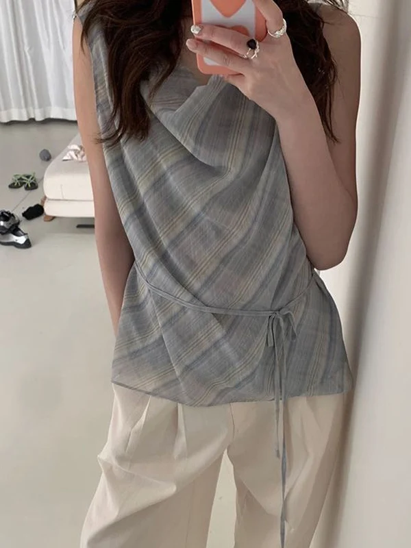 

Модный комплект в корейском стиле: топ с V-образным вырезом и жилет для молодых женщин, коллекция Лето 2025, элегантный и универсальный O...