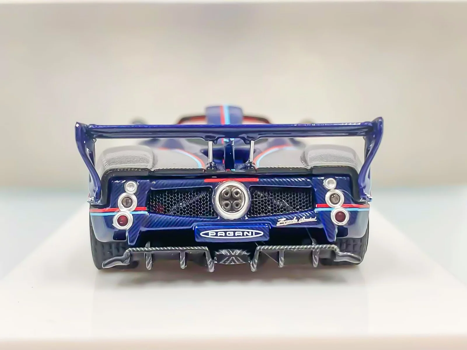 TNT 1:64 Zonda Arrivederci Blaue Kohlefaser-Druckgussautomodellkollektion