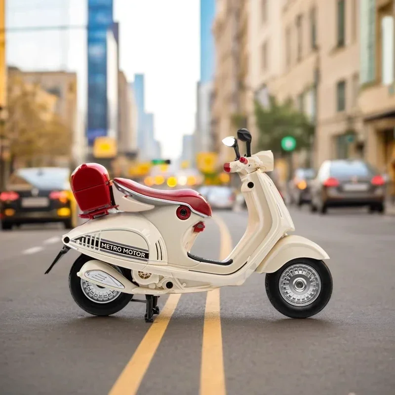 

1:12 Vespa 946 Alloy Classic Leisure Motorcycle Model Diecasts Metal Street Retro Motorcycle Model Sound And Light Kids Toy Gift