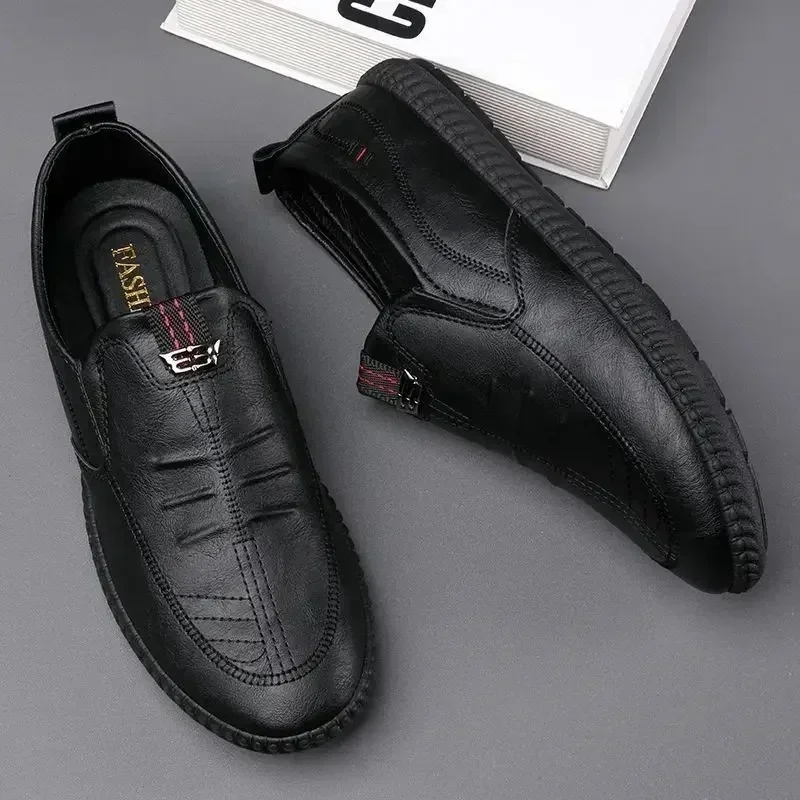 Heren Lederen Schoenen Fashion Business Casual Schoen Nieuwe Comfort Flats Lichte Rijschoenen Voor Heren Designer Slip On Loafers Mocassins