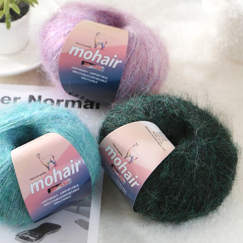 خيوط سولي ألبكة موهير عالية الجودة، خيوط ملونة ومتعددة الألوان، خيوط كروشيه، مادة حياكة يدوية غير رسمية، تستخدم لصنع سترات الخريف والشتاء النسائية الدافئة والعصرية، والأوشحة، والقبعات، والإكسسوارات اليدوية، وما إلى ذلك كرات الغزل 1 كيس = 10 قطع = 250 جرام