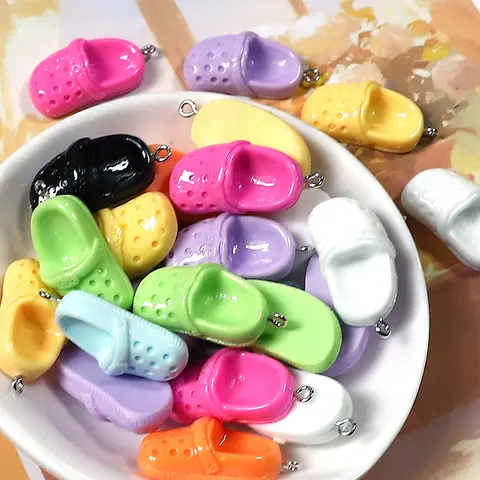 미니 만화 악어 슬리퍼, 송진 참, 대량 도매, 재미있는 펜던트 액세서리, DIY 귀걸이 목걸이 쥬얼리 제작, 10 개, 30 개