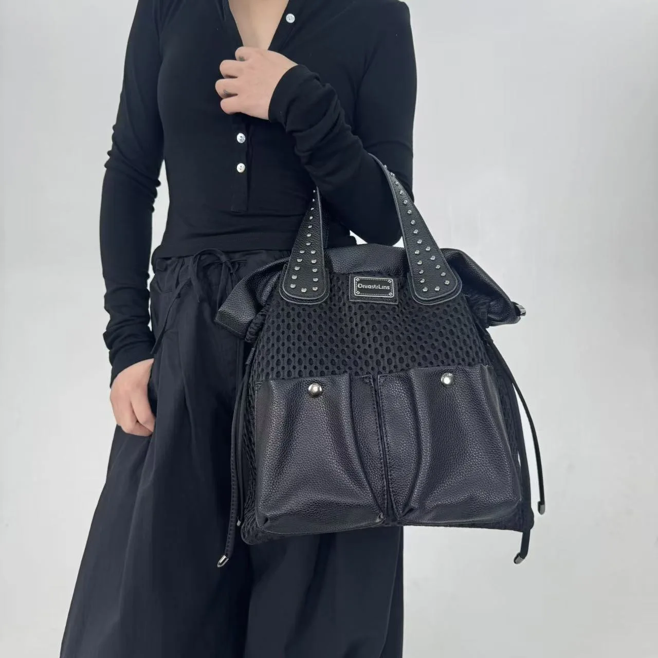 

Black Mesh Rivet Leather Tote Bag Women's Retro Motorcycle Style Large Capacity Shoulder Crossbody Bag Fashion Daily Commute Han