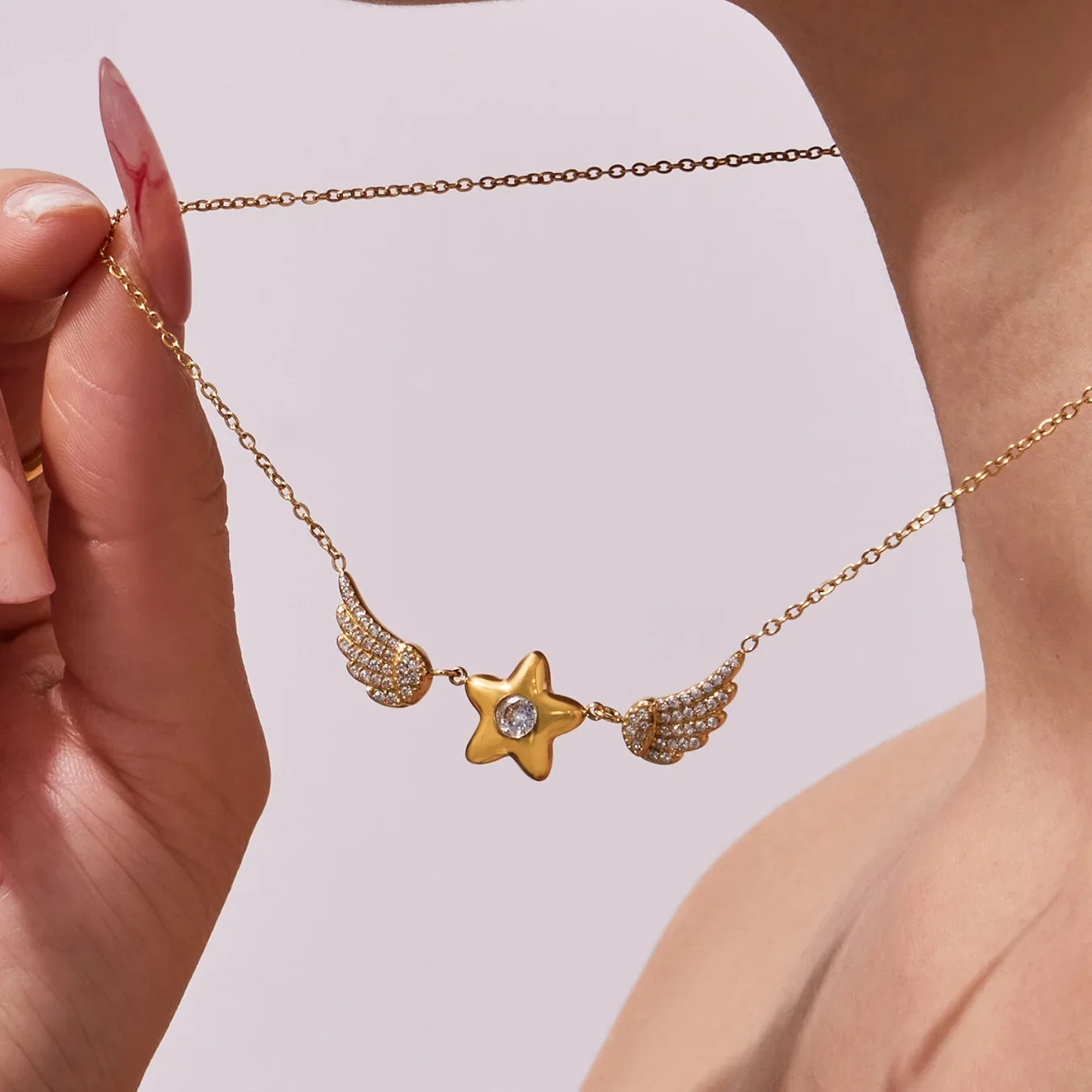 

Stainless Steel Star and Angel Wings Pendant Necklace 18k Gold Plated Chain Necklaces Women’s Daily Wear Stacking Necklace