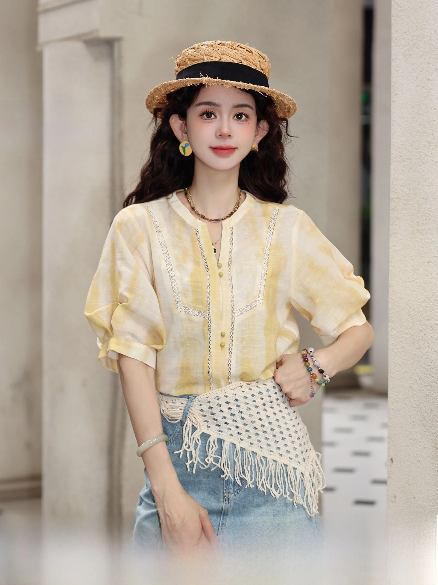 

Chend Short Sleeve Shirt Women's Stylish Slimming Top Versatile Retro Style Polyester Fabric V-Neck Print Design Chinese Brand