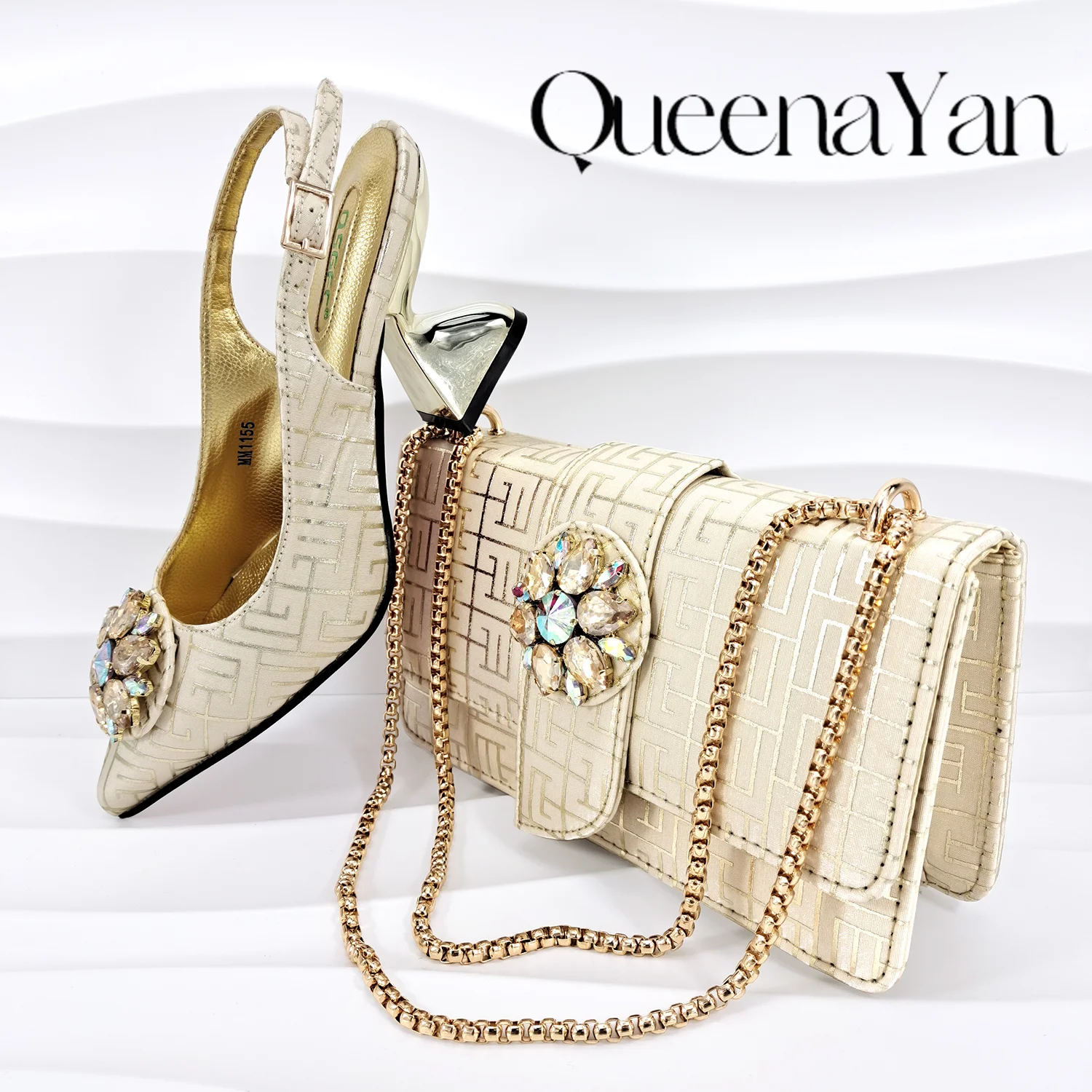 Africa New Trend Beige Gold Satin with Gold Line Texture Exquisite Metal Buckle Decor Women's Banquet Shoes And Bag Set