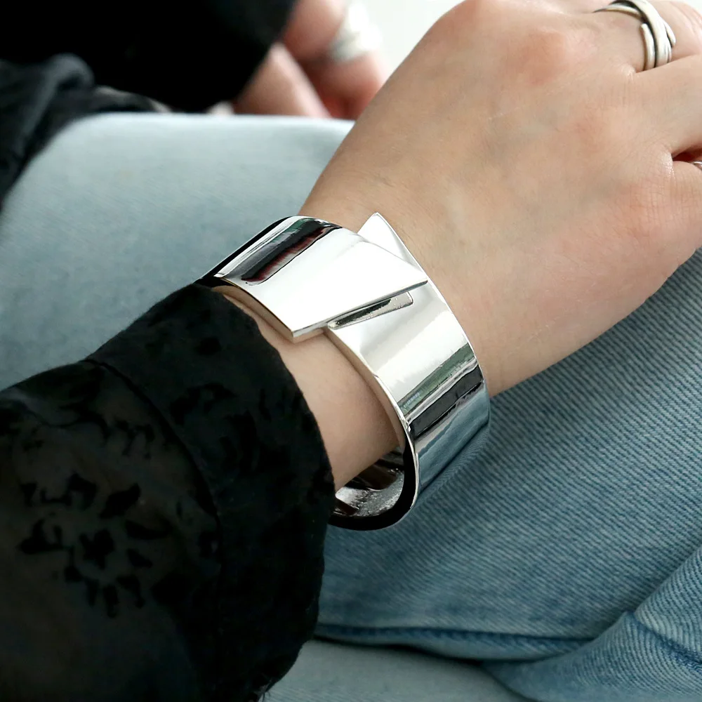 KMVEXO nowe Punk Hip Hop asymetryczne bransoletki bransoletki dla kobiet oświadczenie bransoletki ze stopu mężczyźni biżuteria Femme akcesoria Manchette