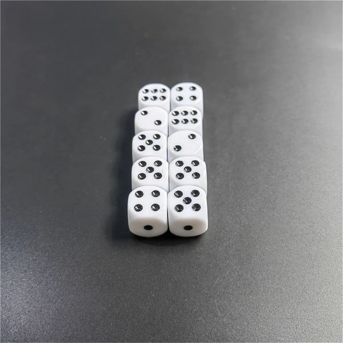 High-quality 10Pcs/Lot 14/16mm Dice Set White Black Point Drinking Dice Acrylic White Round Corner D6 Points Dice Club Party