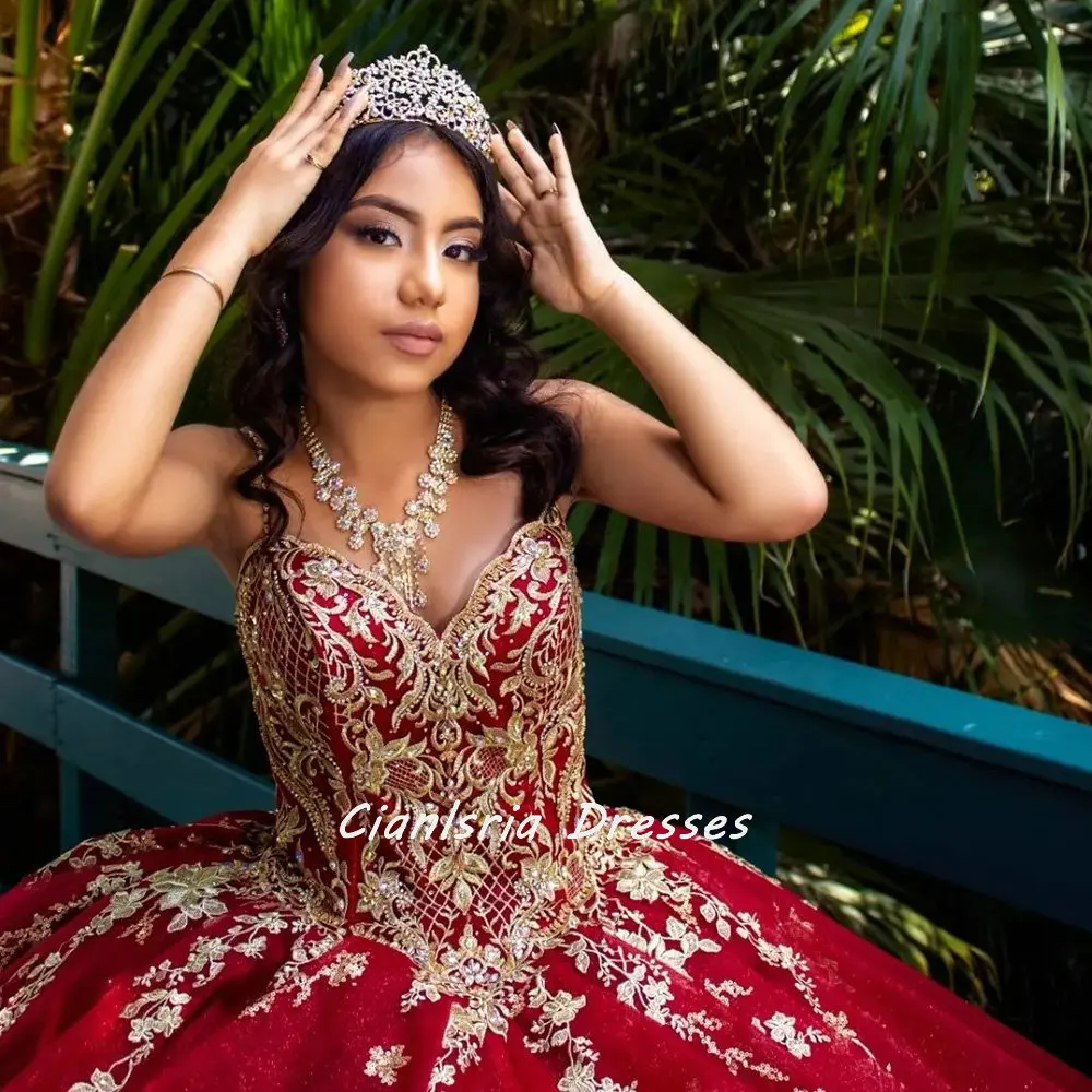 Vestidos De quinceañera con volantes y tirantes finos rojos, vestido De baile De quinceañera con apliques dorados, encaje con cuentas, 16 Vestidos De 15 Años