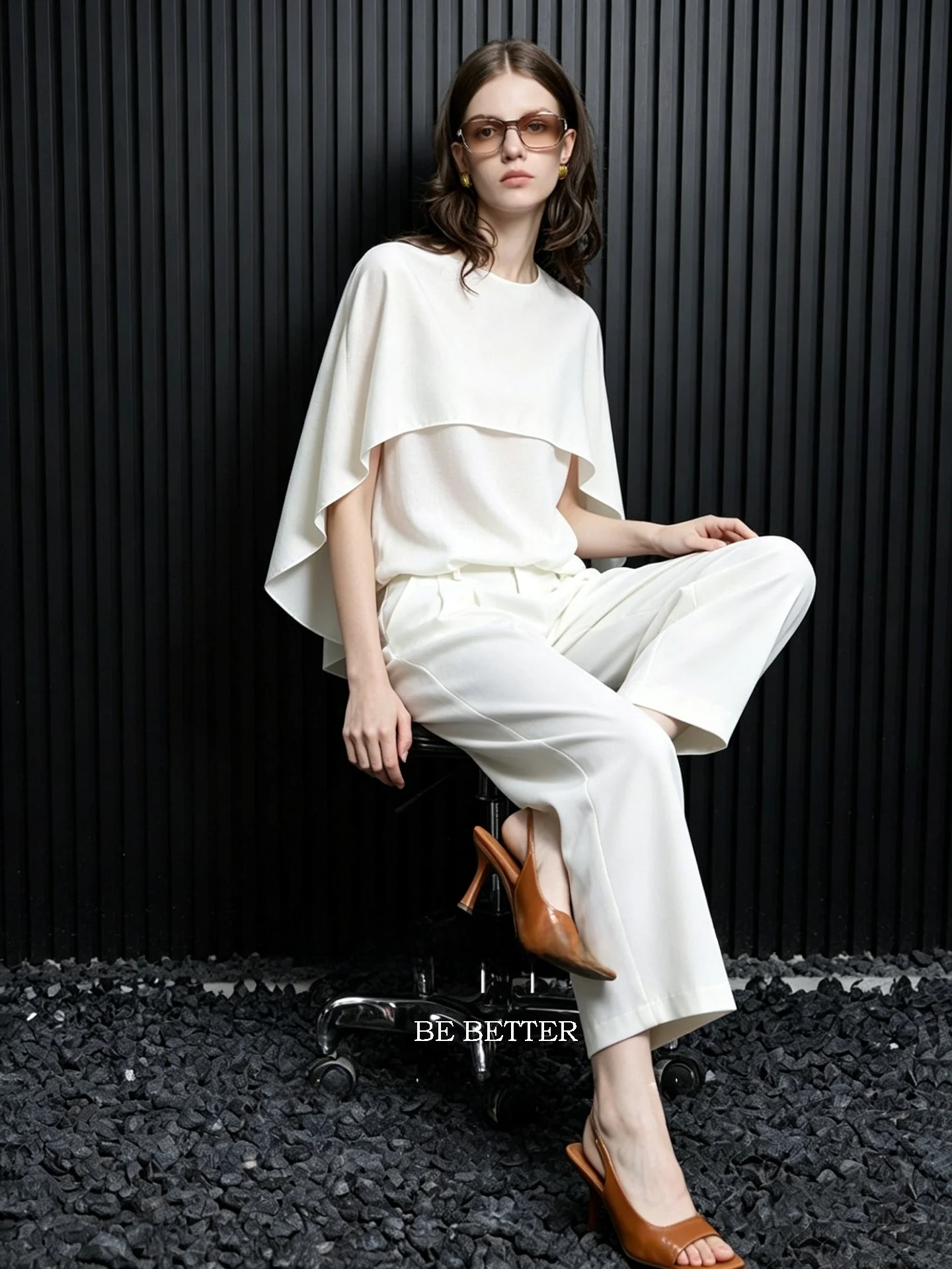 Huaappuw Summer 2026 round Neck Loose Shirt Relaxing Feelment Cowl Neck Top French Style Short Sleeve Women's Casual Shirt