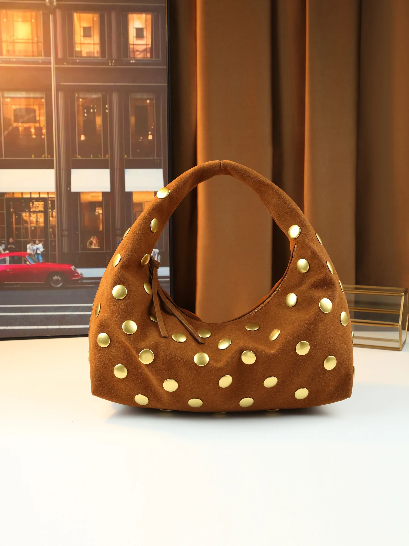 Cross-border new women's retro metal disc decorative handbag going out versatile fashion large-capacity crescent bag