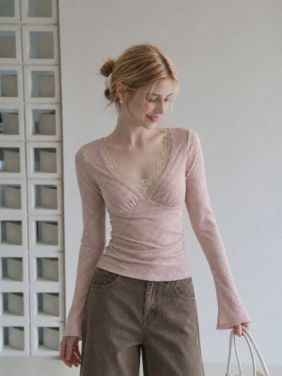 Pink V-neck Lace Trim Long Sleeve Slim Fit T-shirt Women's Autumn Inner Gentle Style Waist-cinching Bodycon Top