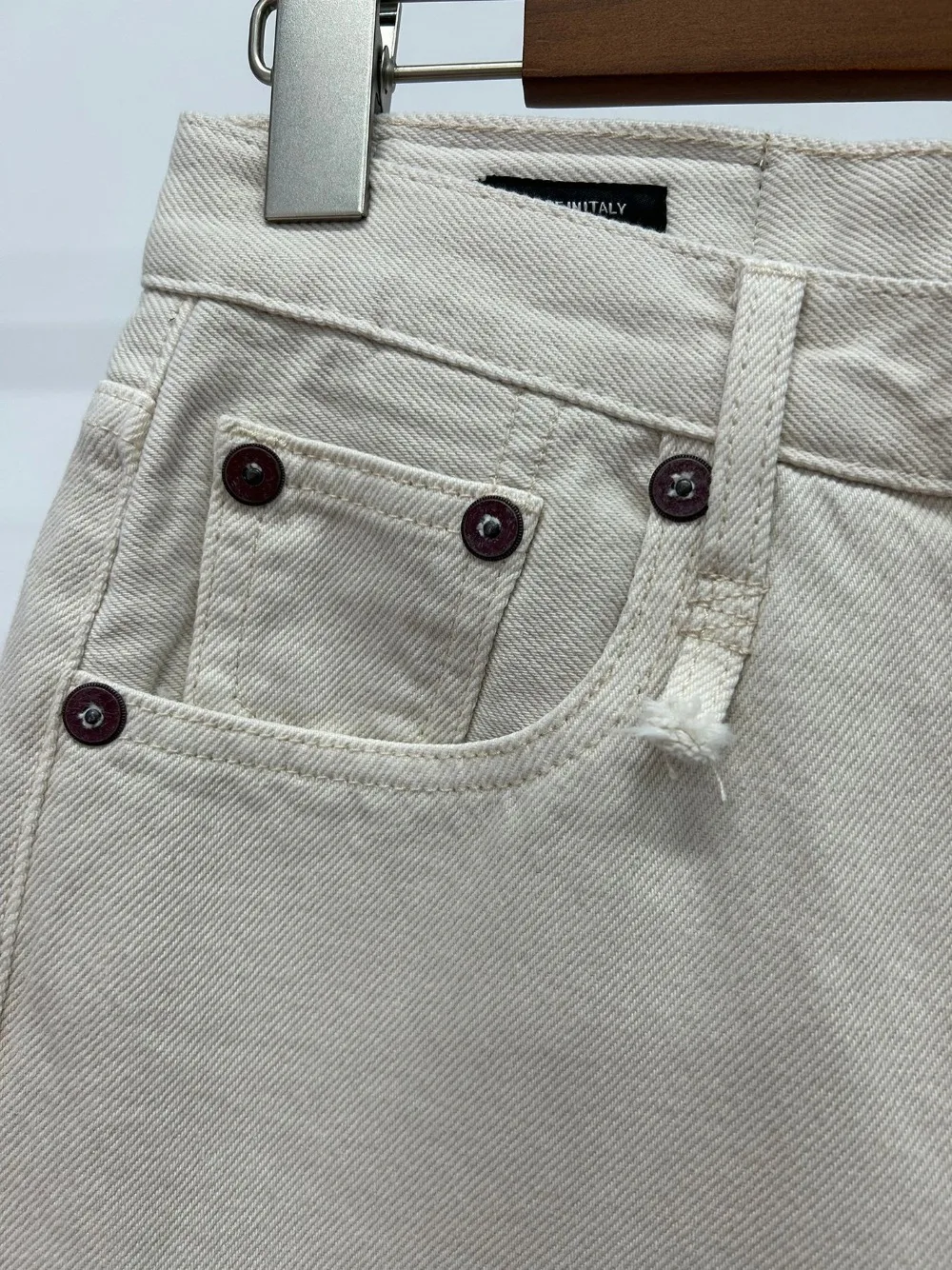 Early Autumn New High-waisted Off-white Graffiti Raw Edge Straight Denim Trousers for Women