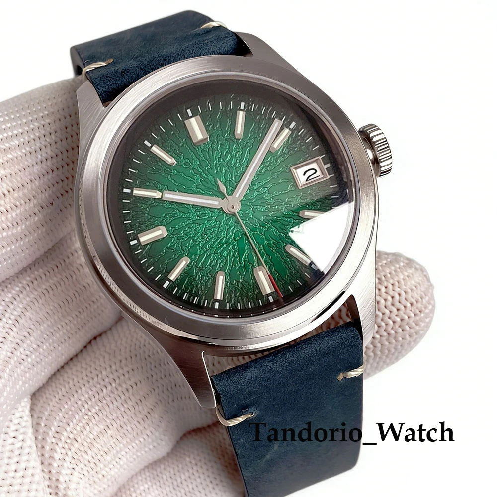 

Мужские часы Tandorio 38 мм NH35 с сапфировым стеклом, водонепроницаемостью 10ATM, окошком даты, винтажным механическим механизмом, кожаным ремешком и светящимся циферблатом.