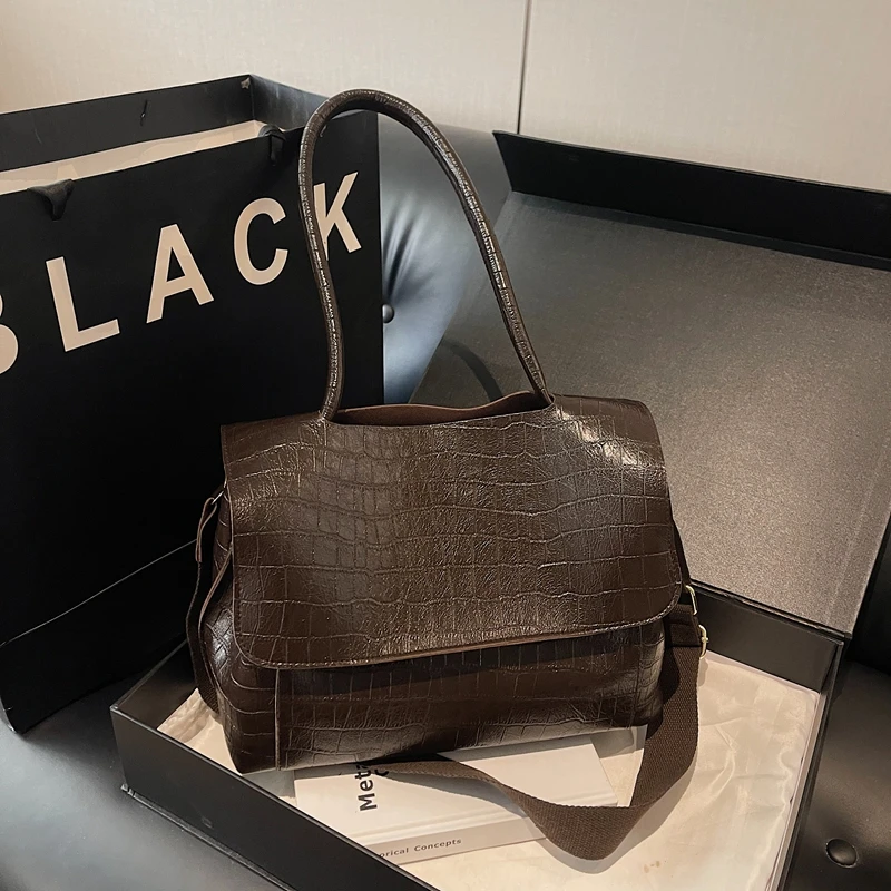 

Large Capacity Bag Women's New Fashionable Stylish Underarm Crossbody Bag Shoulder Bag Portable Tote Bag