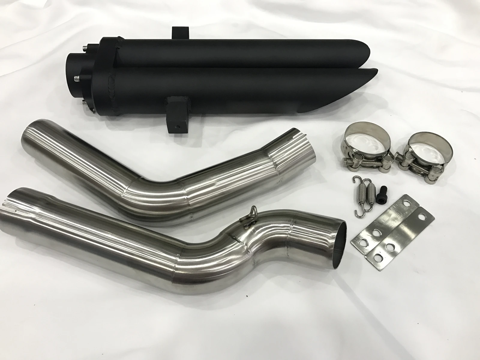 Für Honda CBR600RR F5 2005-2024 Auspuffanlage Schalldämpfer Endrohre Verbindungsrohr Schwarze Auspuffrohre – Detail 6