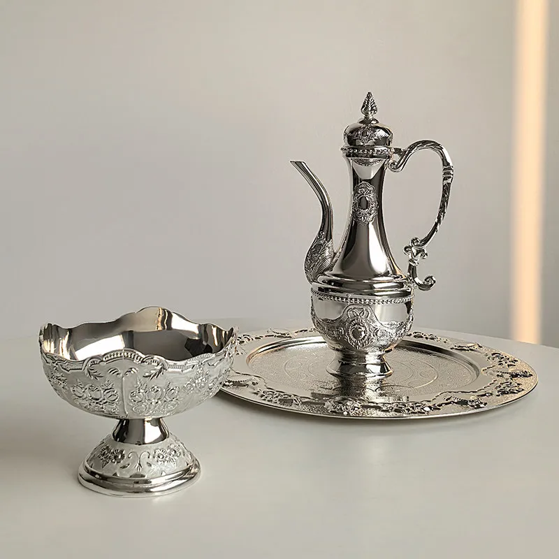 

Чайник из гальванического серебряного стекла. Настоящее серебро. Гальваника. Прочный и термостойкий. Идеально подходит для ежедневного использования и специального использования.