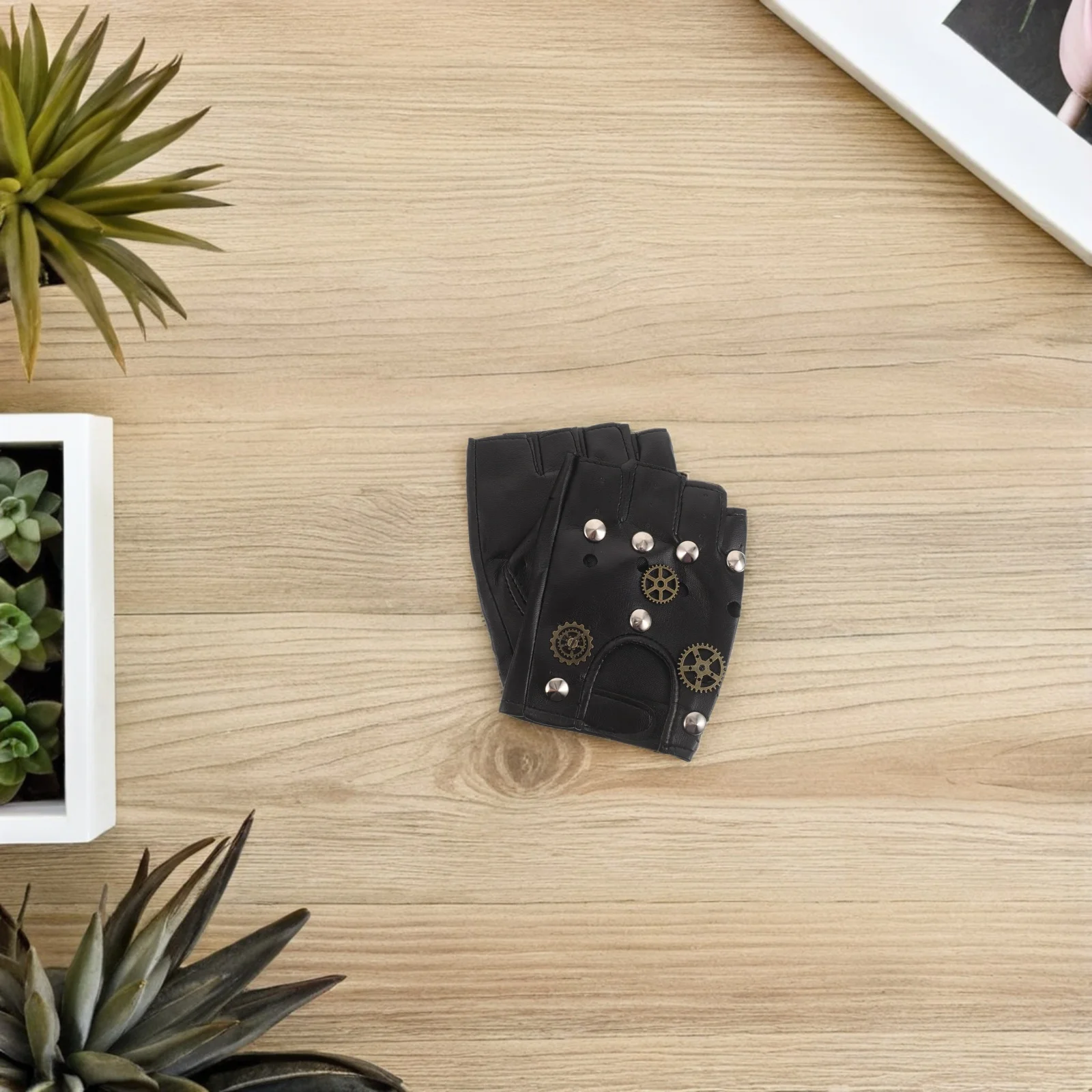 

1 Pair Half-Finger Motorcycle Gloves Punk Rivet Design Durable Breathable Riding Protection For Men Women Biker Cycling Retro