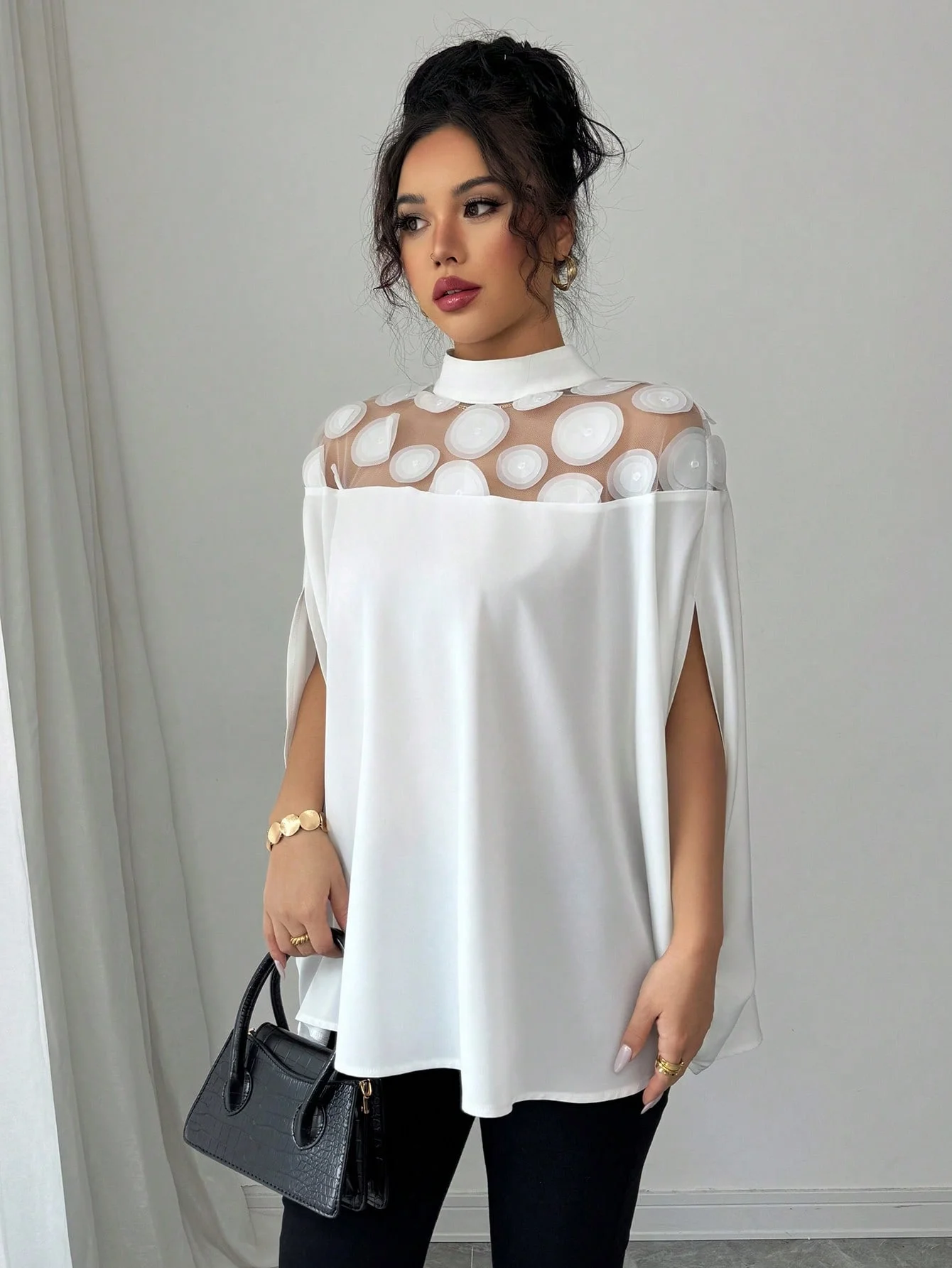 

2025 New High-Quality Fashion loose mesh off shoulder shirt for women European and American style shirt for summer new commuting