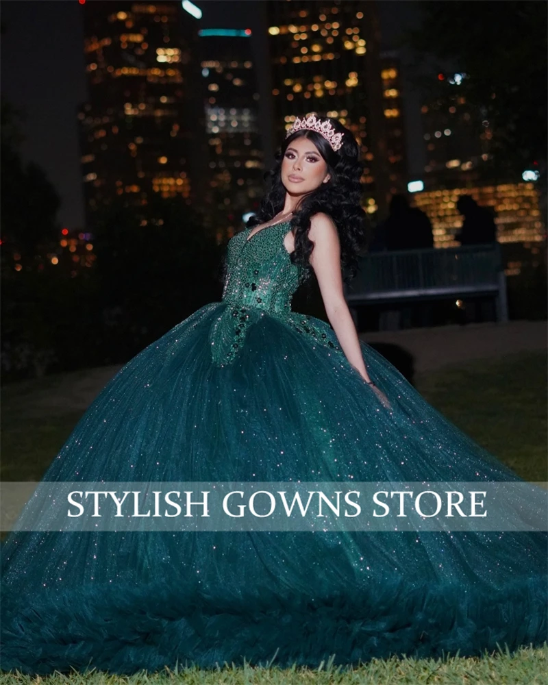 Green V Neck Ball Gown Quinceanera Dresses Beaded Appliques 2024 Birthday Luxury Dress Tiered Ruffles Graduation Gowns 1516