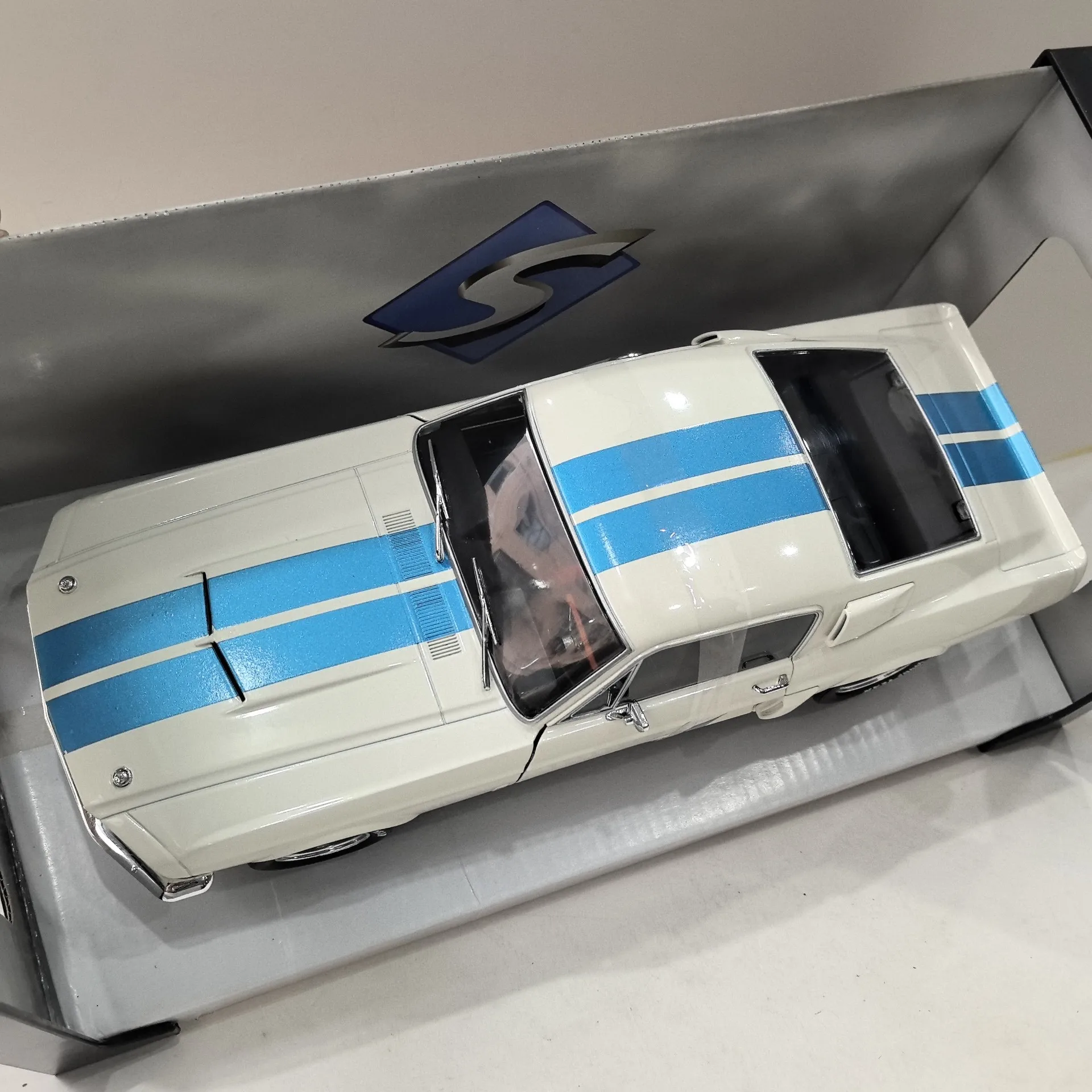 Modèle de voiture en alliage moulé sous pression, échelle 1/18 FORD SHELBY GT500 x7V6, jouet de collection, cadeau, affichage Souvenir, ornement