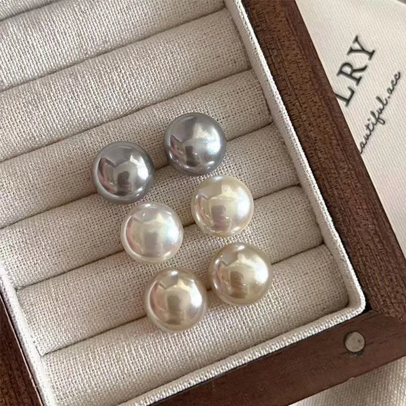 French Temperament Flat Round Pearl Stud Earrings Women and Girls Sweet Ear Studs Fashion Jewelry Romantic Gifts