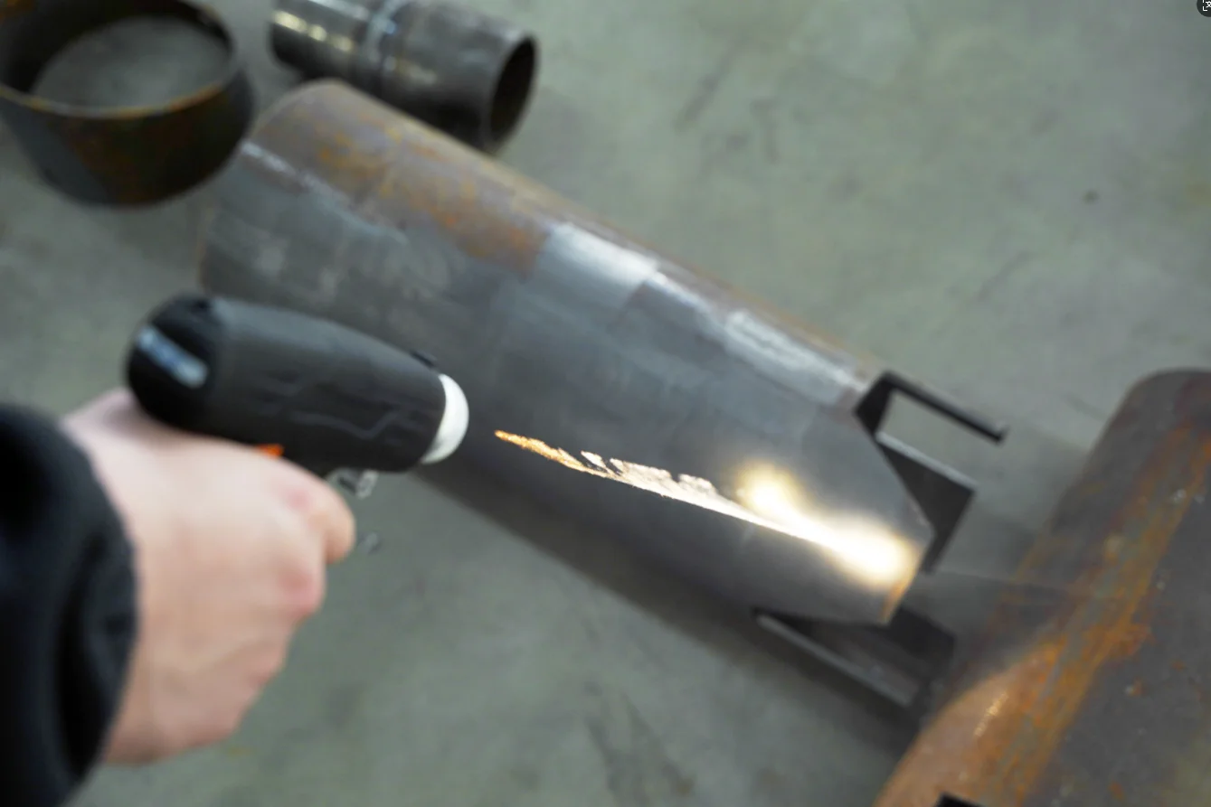 2000W Handheld Fiber Laser Welding Machine and Laser Cleaning and Cutting Machine 4 in 1 Function