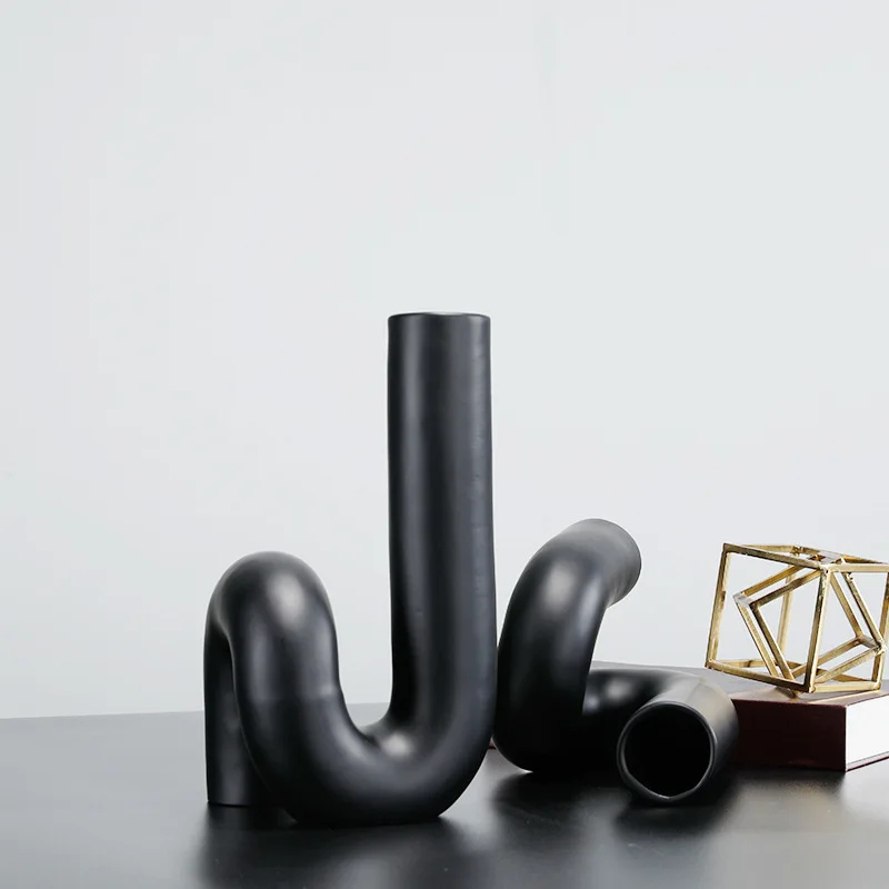 Resin Handicraft Black Pipe Abstract Geometric Kink Twist Knot Decorative Figurines Home Decoration Accessories