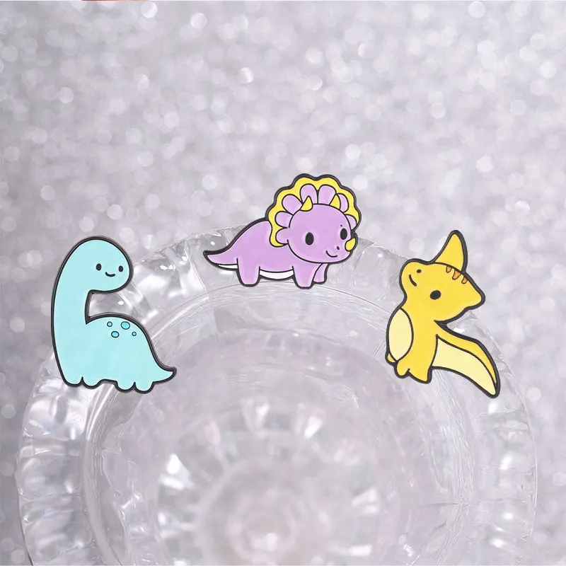 13style Cartoon-Tier-Emaille-Pins, Dinosaurier-Kollektion, Broschen, Cowboy, Dino, Bücherliebhaber, Katze, Biene, Goldfisch, Abzeichen, T-Rex, Schmuck, Geschenk – Detail 2