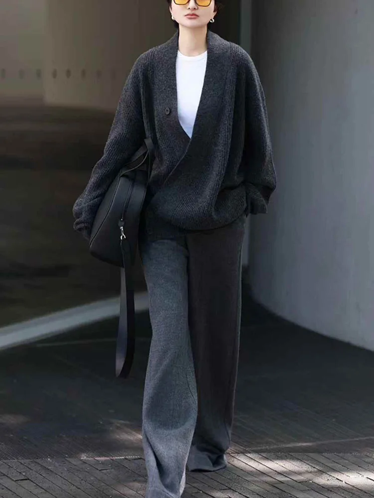 Age-reducing fashion suit cashmere winter design sense knitted sweater coat high waist casual two-piece suit