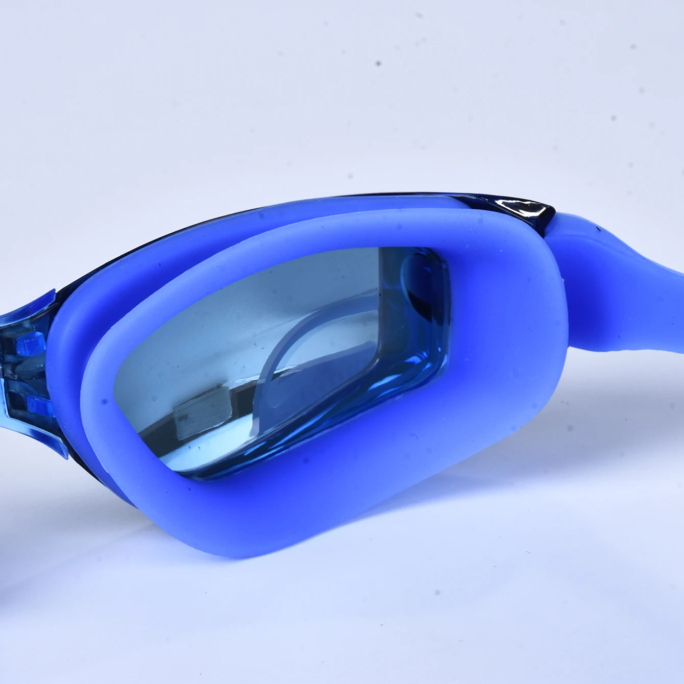 Hochauflösende Wasserdichte und Beschlagfreie Schwimmbrille für Männer und Frauen – Detail 8