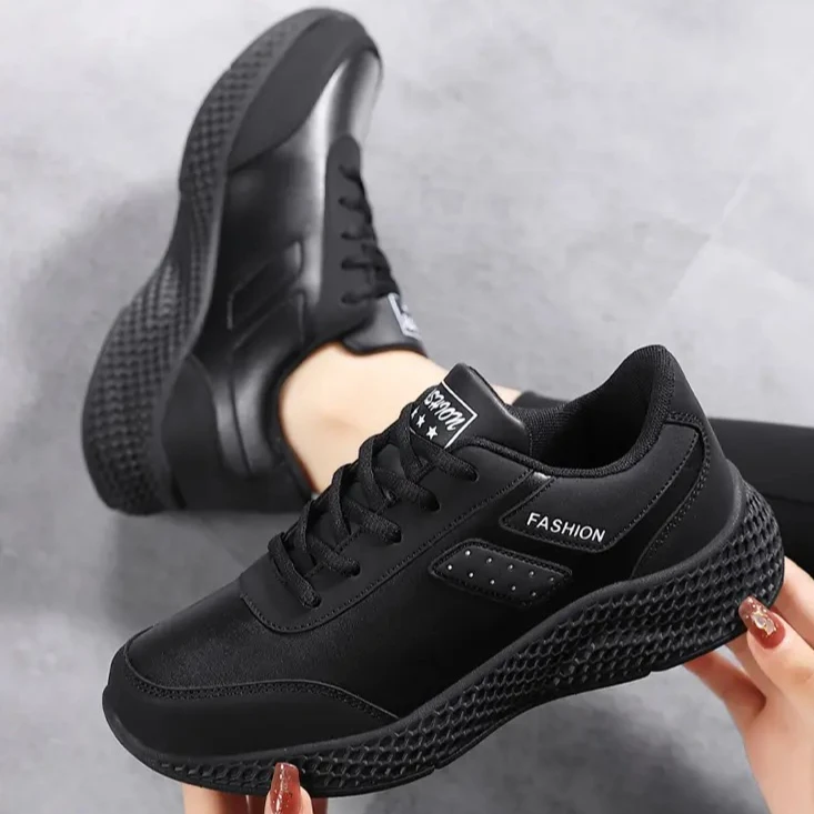 

2026 New styles of women's shoes Fashionable ethnic style soft-soled mom shoes lightweight senior walking shoes sneakers women