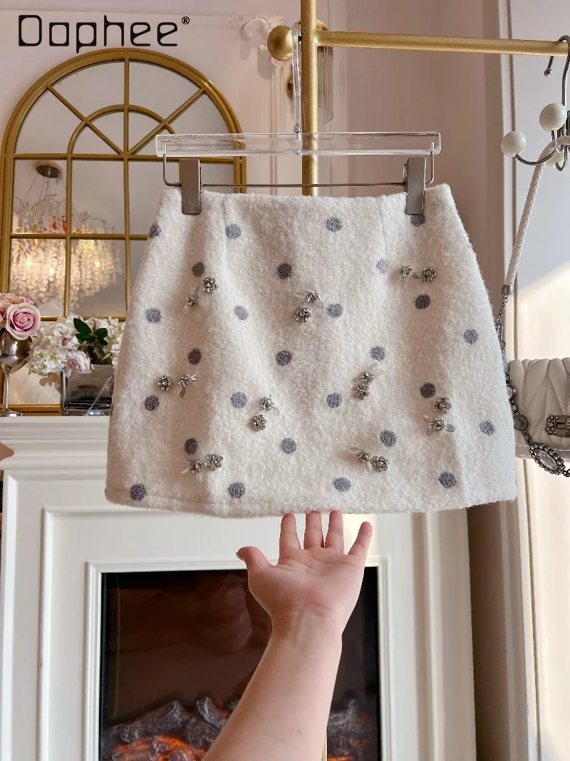 

Элегантная французская шерстяная юбка-мини с крупной вышивкой, стразами и горошком, весна 2026, с завышенной талией, приталенная, А-силуэт