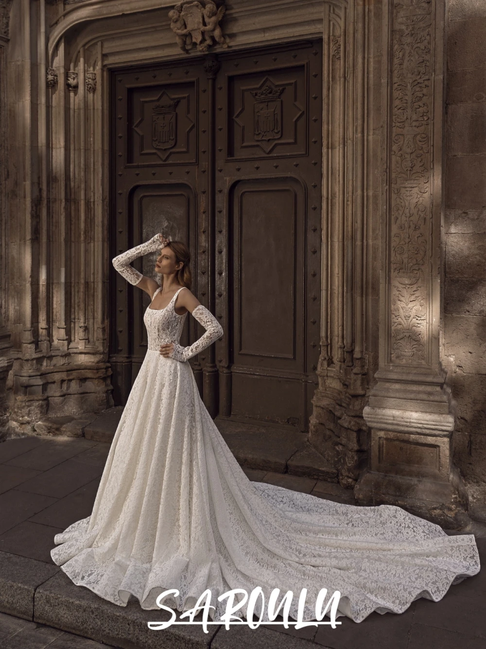 

Regal Fully Lace Corset Wedding Dress With Court Train Elegant A Line Bridal Modest Customized Charming Square Neck Bride Wear