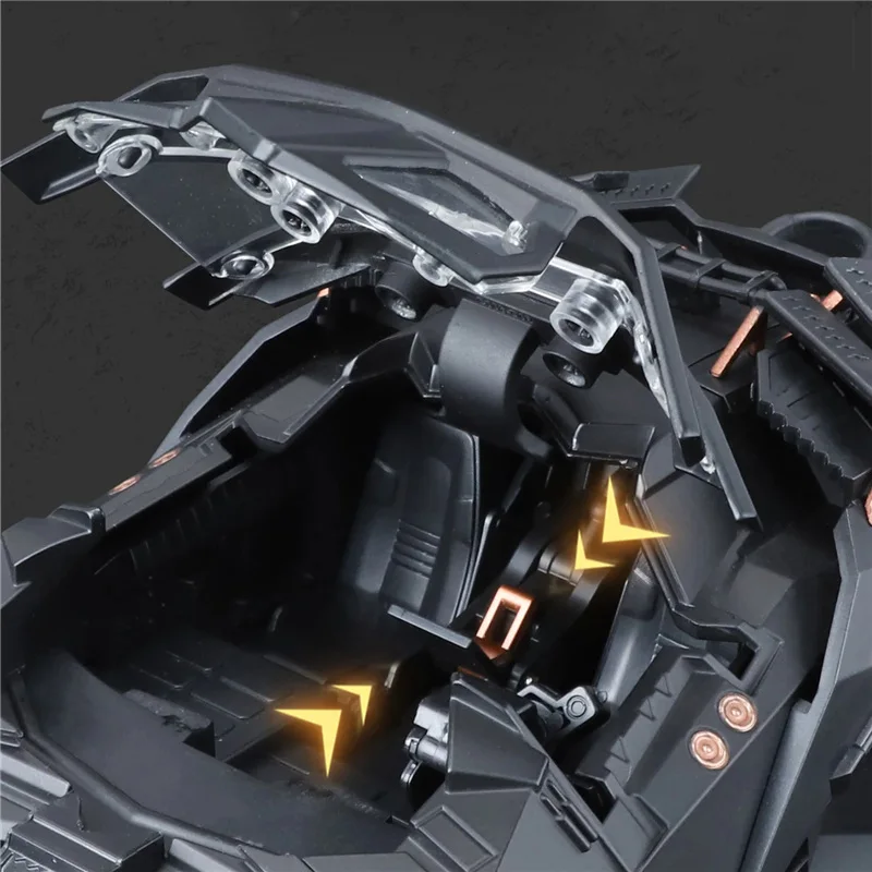 1/24 الفيلم الكلاسيكي سيارة 2008 Batmobile سبيكة مفهوم الخفافيش سيارة رياضية نموذج Diecasts سباق السيارات المعدنية نموذج الصوت ضوء الاطفال لعبة هدية