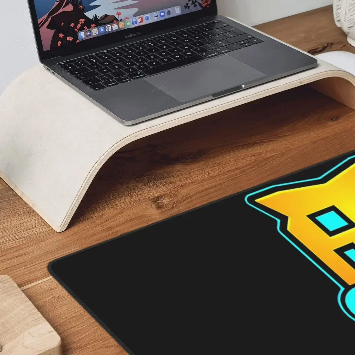 Видеоигра Geometry Dash Большой коврик для мыши Компьютерная клавиатура Коврик для мыши Игровой ПК Ноутбук Настольный коврик Офисные аксессуары Настольные коврики